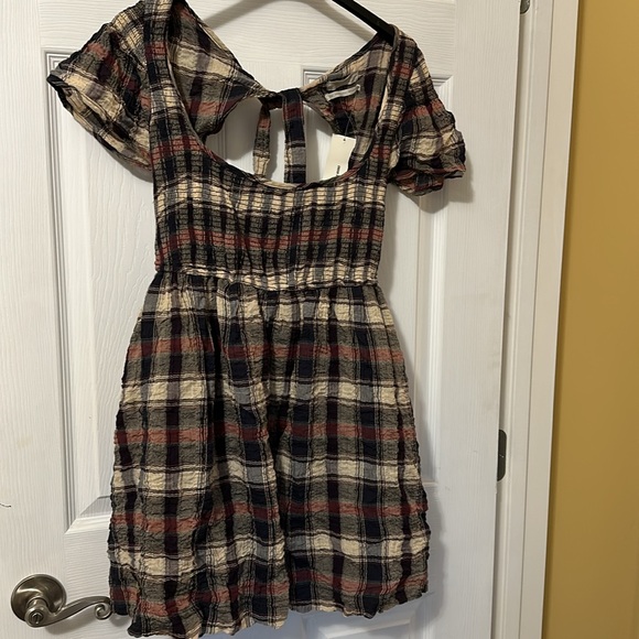 Urban outfitters smock front, open tie back dress, - Picture 3 of 3
